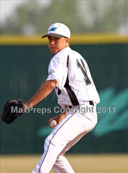 Thumbnail 2 in Dobie @ Pasadena Memorial photogallery.
