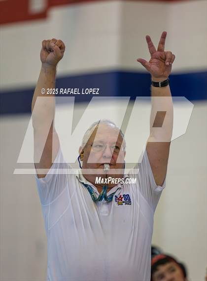 Thumbnail 2 in Caney Creek vs. Benjamin Davis (Davis WP Tournament) photogallery.