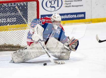 Thumbnail 2 in Bedford vs. Trinity (Manchester Christmas Tournament) photogallery.