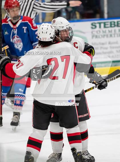 Thumbnail 2 in Bedford vs. Trinity (Manchester Christmas Tournament) photogallery.
