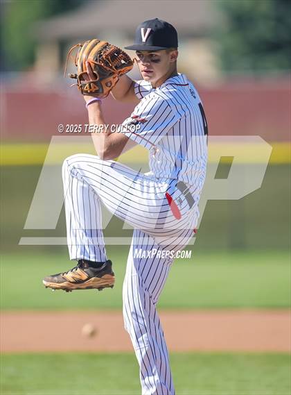 Thumbnail 3 in Intermountain Christian vs. Valley (UHSAA 1A Second Round) photogallery.