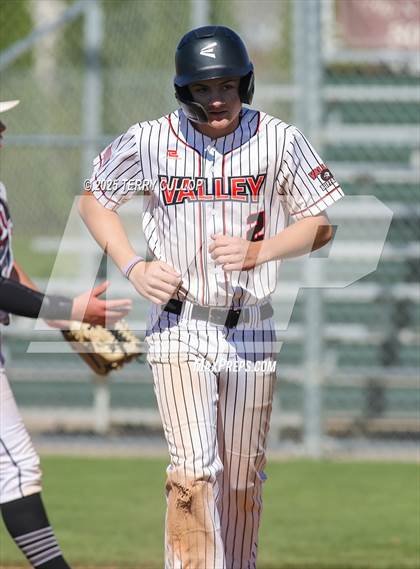 Thumbnail 3 in Intermountain Christian vs. Valley (UHSAA 1A Second Round) photogallery.