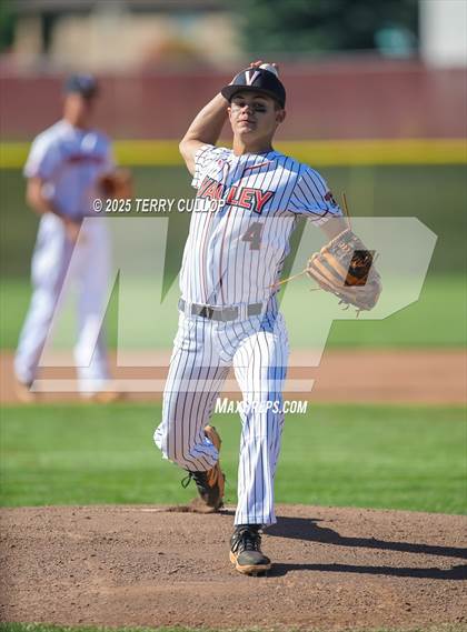 Thumbnail 2 in Intermountain Christian vs. Valley (UHSAA 1A Second Round) photogallery.