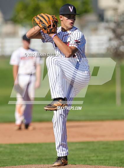Thumbnail 1 in Intermountain Christian vs. Valley (UHSAA 1A Second Round) photogallery.