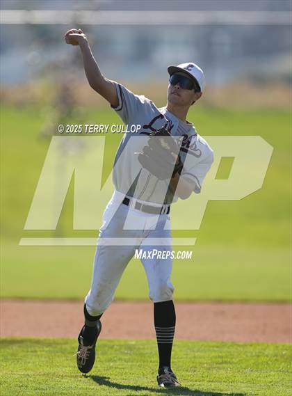 Thumbnail 2 in Intermountain Christian vs. Valley (UHSAA 1A Second Round) photogallery.