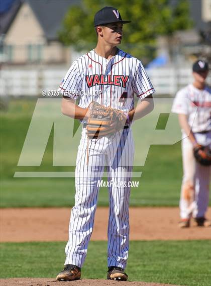 Thumbnail 1 in Intermountain Christian vs. Valley (UHSAA 1A Second Round) photogallery.