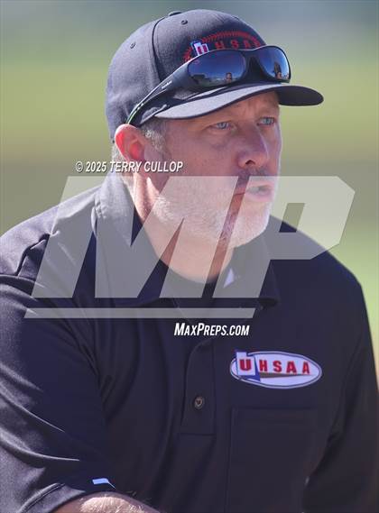 Thumbnail 2 in Intermountain Christian vs. Valley (UHSAA 1A Second Round) photogallery.
