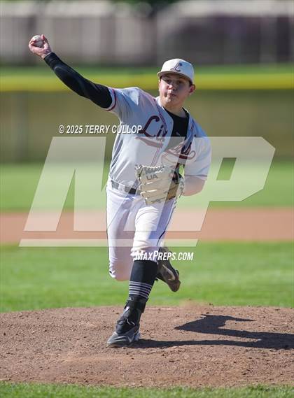 Thumbnail 3 in Intermountain Christian vs. Valley (UHSAA 1A Second Round) photogallery.