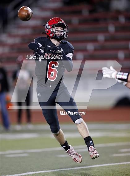 Thumbnail 1 in Mancos vs. Haxtun (CHSAA Class A 8-man Final)  photogallery.