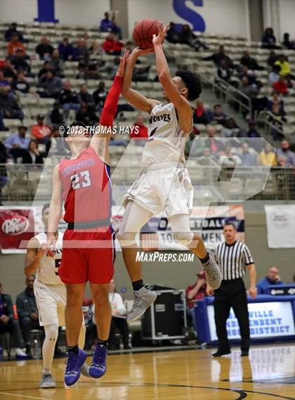Thumbnail 3 in Mansfield Timberview vs. Duncanville photogallery.