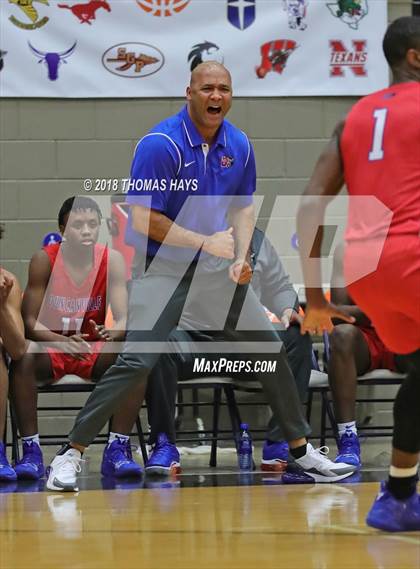 Thumbnail 2 in Mansfield Timberview vs. Duncanville photogallery.