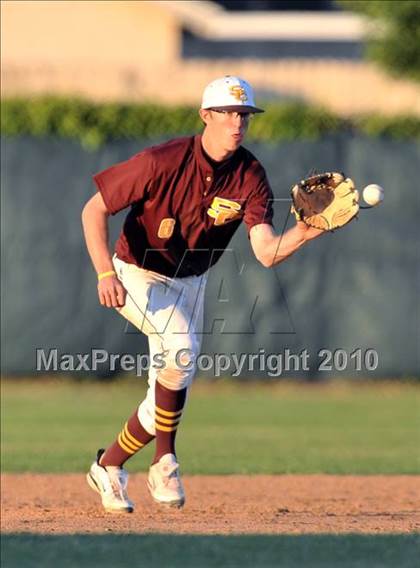 Thumbnail 2 in Salpointe Catholic vs. Esperanza (Diamond Sports National Classic) photogallery.