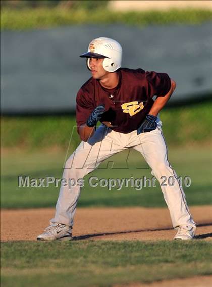 Thumbnail 2 in Salpointe Catholic vs. Esperanza (Diamond Sports National Classic) photogallery.