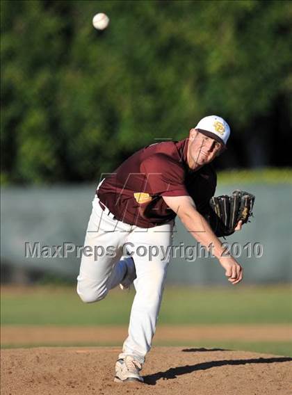 Thumbnail 2 in Salpointe Catholic vs. Esperanza (Diamond Sports National Classic) photogallery.