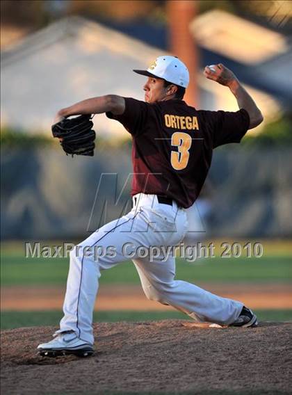 Thumbnail 2 in Salpointe Catholic vs. Esperanza (Diamond Sports National Classic) photogallery.