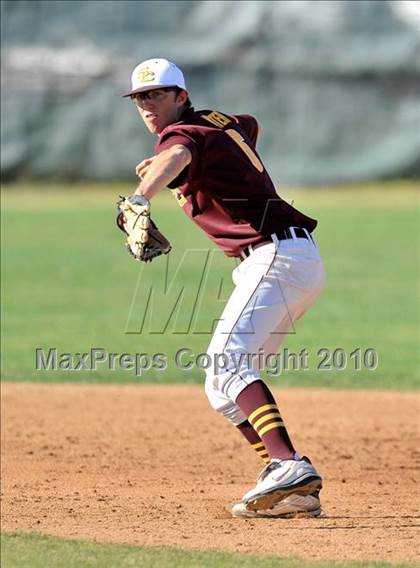 Thumbnail 2 in Salpointe Catholic vs. Esperanza (Diamond Sports National Classic) photogallery.