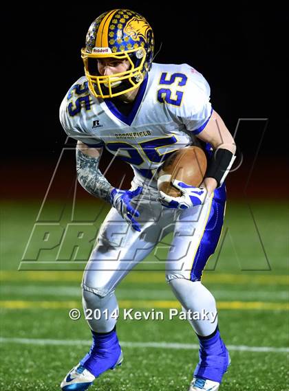 Thumbnail 1 in Brookfield vs. Berlin (CIAC Class M-Large Final) photogallery.