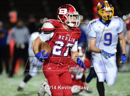 Thumbnail 2 in Brookfield vs. Berlin (CIAC Class M-Large Final) photogallery.
