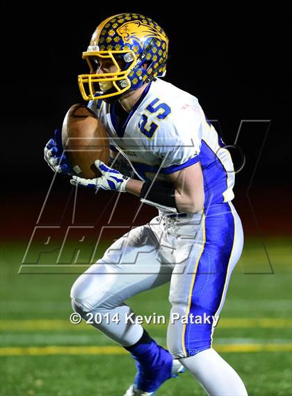 Thumbnail 2 in Brookfield vs. Berlin (CIAC Class M-Large Final) photogallery.