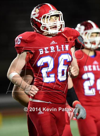 Thumbnail 1 in Brookfield vs. Berlin (CIAC Class M-Large Final) photogallery.
