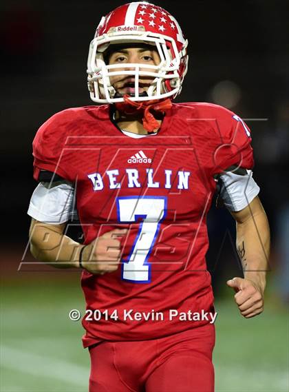 Thumbnail 2 in Brookfield vs. Berlin (CIAC Class M-Large Final) photogallery.