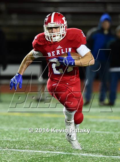 Thumbnail 1 in Brookfield vs. Berlin (CIAC Class M-Large Final) photogallery.
