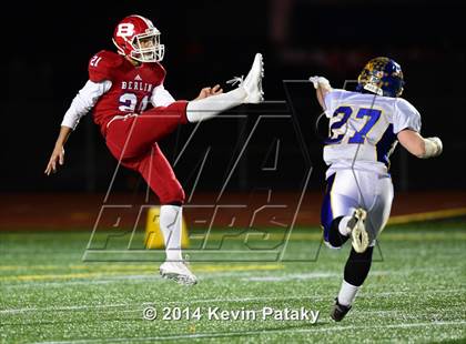Thumbnail 1 in Brookfield vs. Berlin (CIAC Class M-Large Final) photogallery.