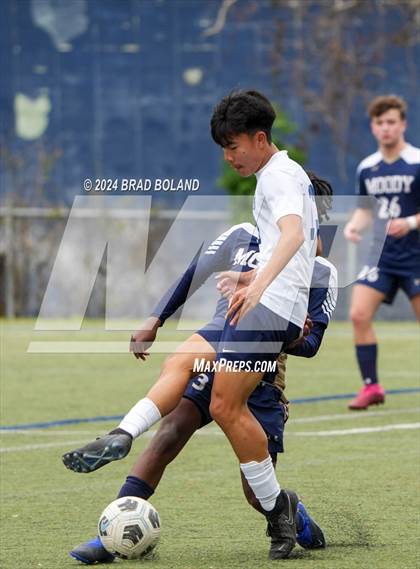 Thumbnail 2 in Moody vs. Bryant photogallery.