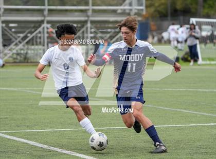 Thumbnail 3 in Moody vs. Bryant photogallery.