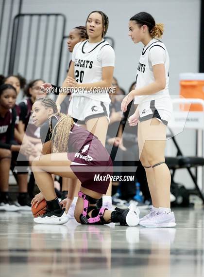 Thumbnail 1 in Mansfield Timberview vs Guyer photogallery.