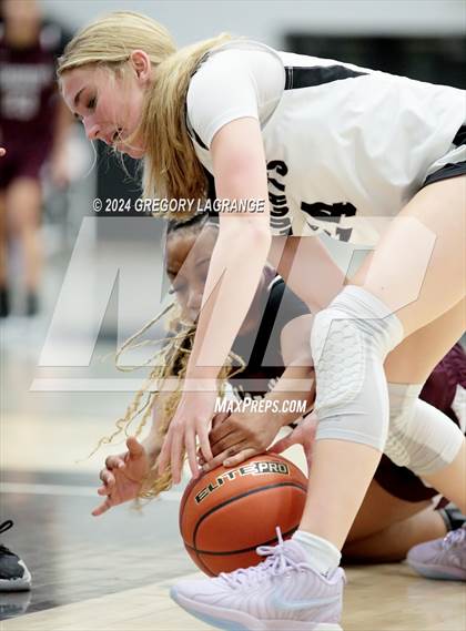Thumbnail 2 in Mansfield Timberview vs Guyer photogallery.