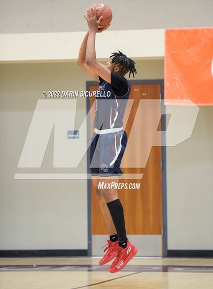 Thumbnail 2 in Sacramento Adventist vs. La Quinta (Rancho Mirage Holiday Invitational) photogallery.