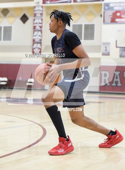 Thumbnail 1 in Sacramento Adventist vs. La Quinta (Rancho Mirage Holiday Invitational) photogallery.
