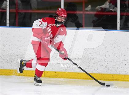 Thumbnail 3 in Greenwich @ Fairfield Warde/Ludlowe photogallery.