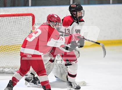 Thumbnail 3 in Greenwich @ Fairfield Warde/Ludlowe photogallery.