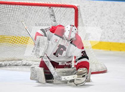 Thumbnail 3 in Greenwich @ Fairfield Warde/Ludlowe photogallery.
