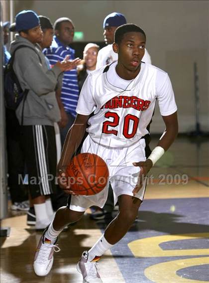 Thumbnail 1 in Lynwood vs. Artesia (Lynwood Christmas Challenge) photogallery.