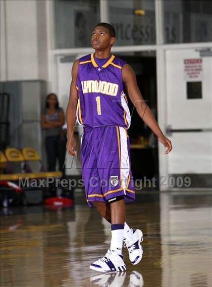Thumbnail 1 in Lynwood vs. Artesia (Lynwood Christmas Challenge) photogallery.