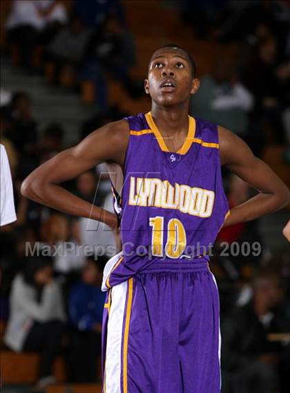 Thumbnail 1 in Lynwood vs. Artesia (Lynwood Christmas Challenge) photogallery.