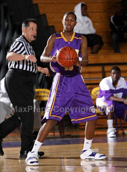 Thumbnail 1 in Lynwood vs. Artesia (Lynwood Christmas Challenge) photogallery.