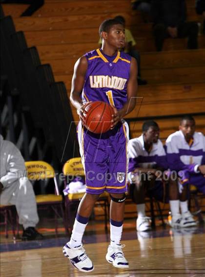 Thumbnail 3 in Lynwood vs. Artesia (Lynwood Christmas Challenge) photogallery.