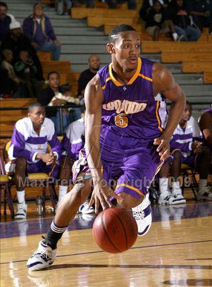 Thumbnail 1 in Lynwood vs. Artesia (Lynwood Christmas Challenge) photogallery.
