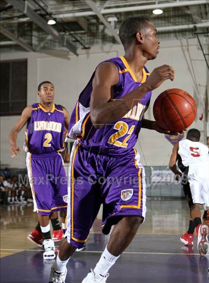 Thumbnail 3 in Lynwood vs. Artesia (Lynwood Christmas Challenge) photogallery.