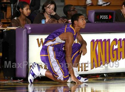 Thumbnail 1 in Lynwood vs. Artesia (Lynwood Christmas Challenge) photogallery.