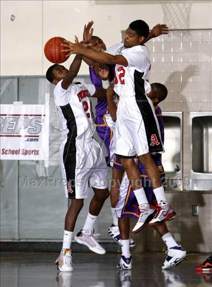 Thumbnail 2 in Lynwood vs. Artesia (Lynwood Christmas Challenge) photogallery.