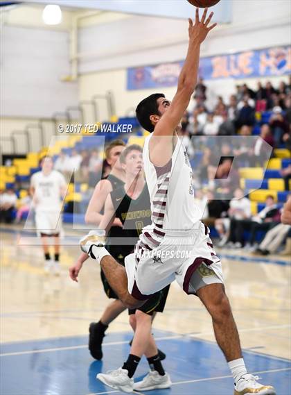 Thumbnail 3 in St. Francis vs. Pinewood (CIF CCS D5 Semifinal) photogallery.