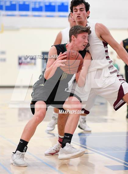 Thumbnail 3 in St. Francis vs. Pinewood (CIF CCS D5 Semifinal) photogallery.
