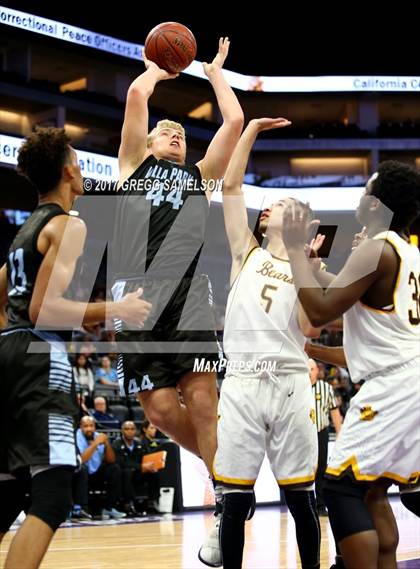 Thumbnail 1 in Mission vs Villa Park (CIF State D3 Final) photogallery.
