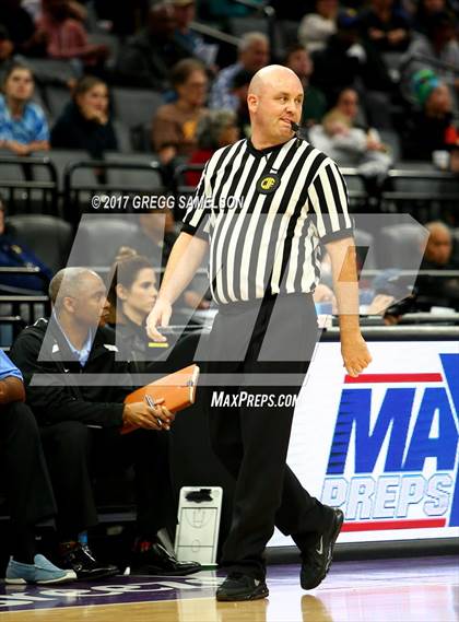 Thumbnail 3 in Mission vs Villa Park (CIF State D3 Final) photogallery.