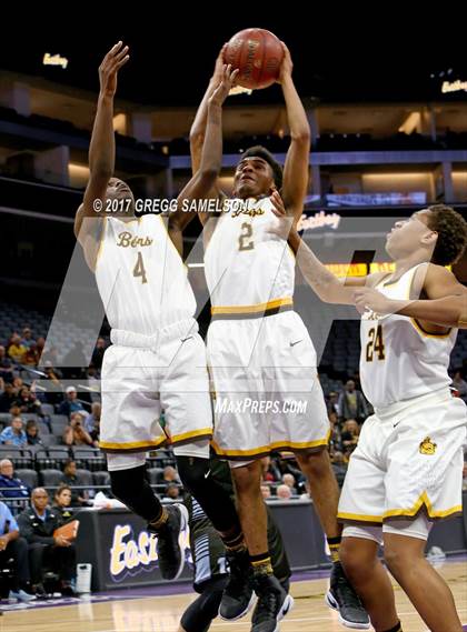 Thumbnail 1 in Mission vs Villa Park (CIF State D3 Final) photogallery.